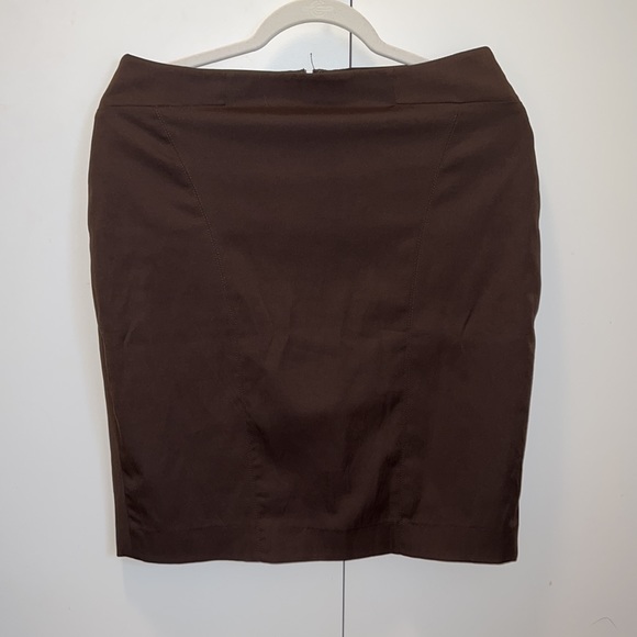 Vest and matching skirt set - excellent condition - Picture 7 of 9